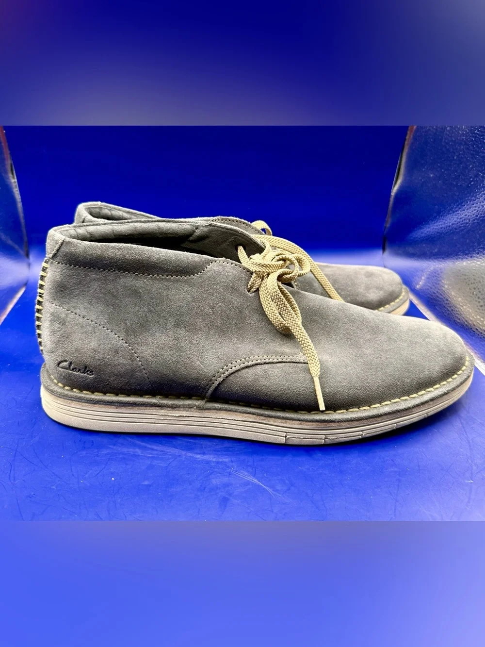 Clarks Collection Mens Chukka Boot Gray Suede Ultimate Comfort 8.5M US